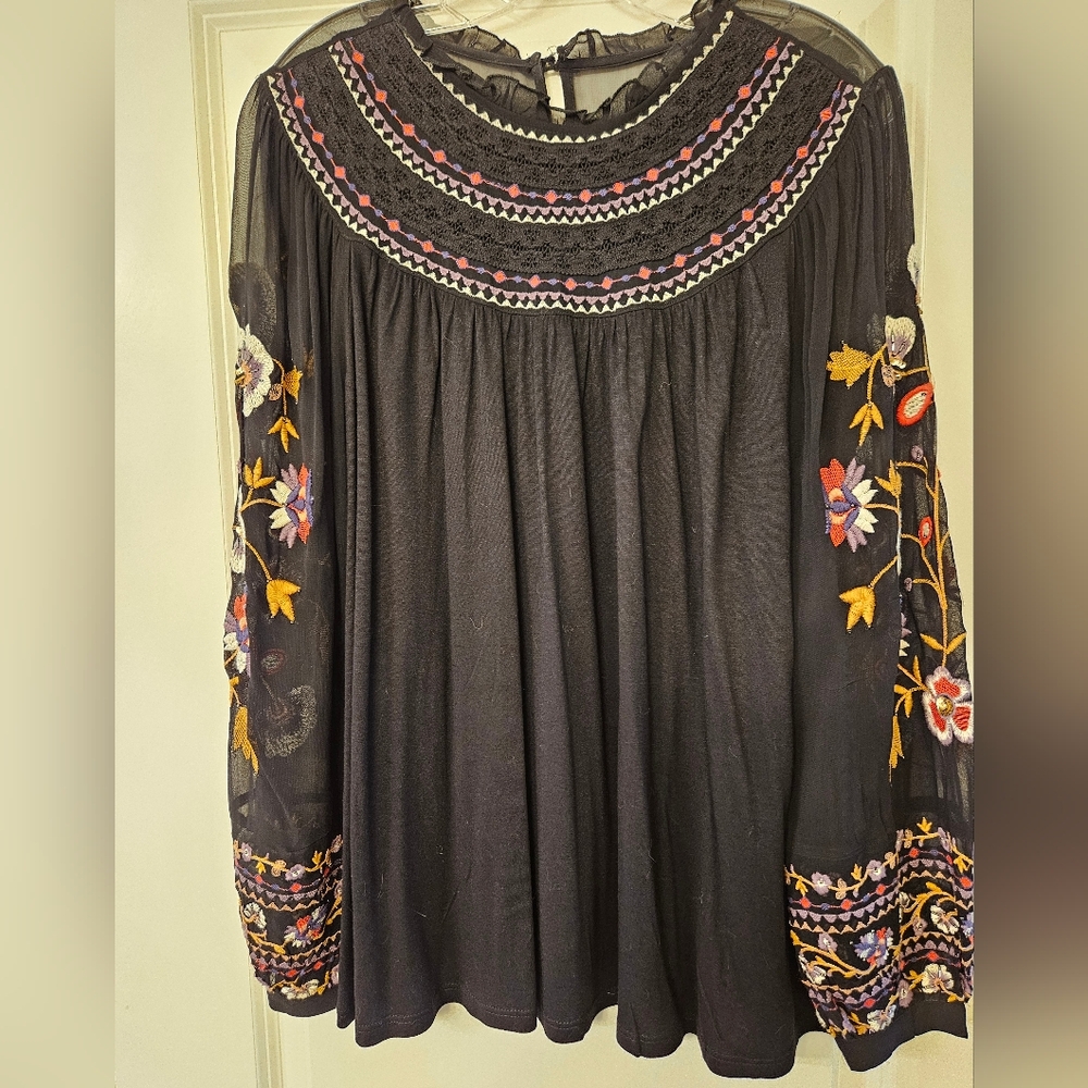 Anthropologie Akemi + Kin  Black Blouse Size L